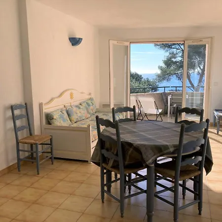 Hoteliere Le Provencal A Giens - Bord De