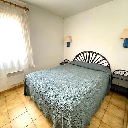 Hoteliere Le Provencal A Giens - Bord De Отель Йер