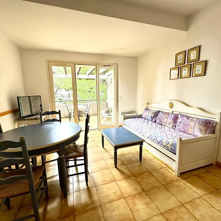 Hoteliere Le Provencal A Giens - Bord De Отель