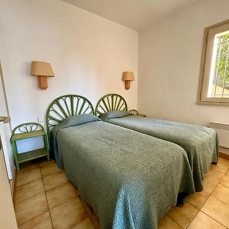 Hoteliere Le Provencal A Giens - Bord De * Hyères