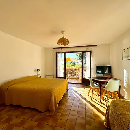 Hoteliere Le Provencal A Giens - Bord De Отель *