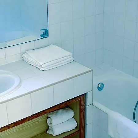 Hotel Hoteliere Le Provencal A Giens - Bord De *