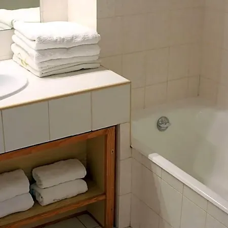 Hoteliere Le Provencal A Giens - Bord De *