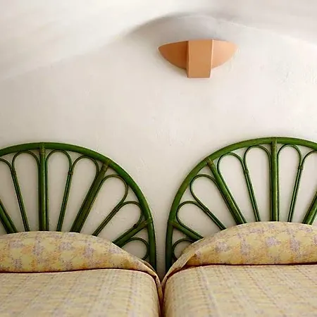 Hotel Hoteliere Le Provencal A Giens - Bord De Hyeres