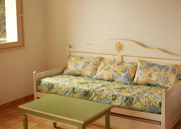 Hotel Hoteliere Le Provencal A Giens - Bord De