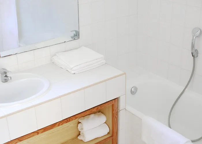 Hotel Hoteliere Le Provencal A Giens - Bord De Hyères