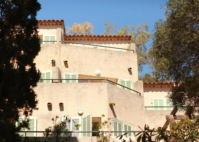 Hoteliere Le Provencal A Giens - Bord De Hotel Hyères