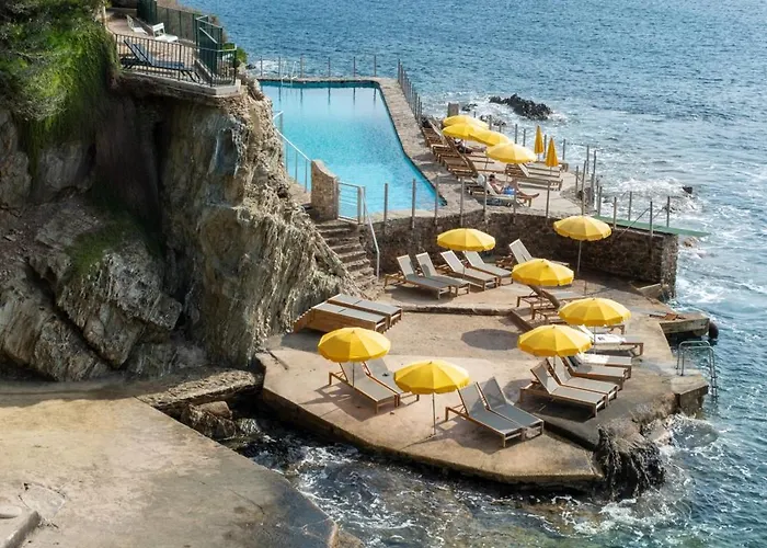 Hoteliere Le Provencal A Giens - Bord De Hyères