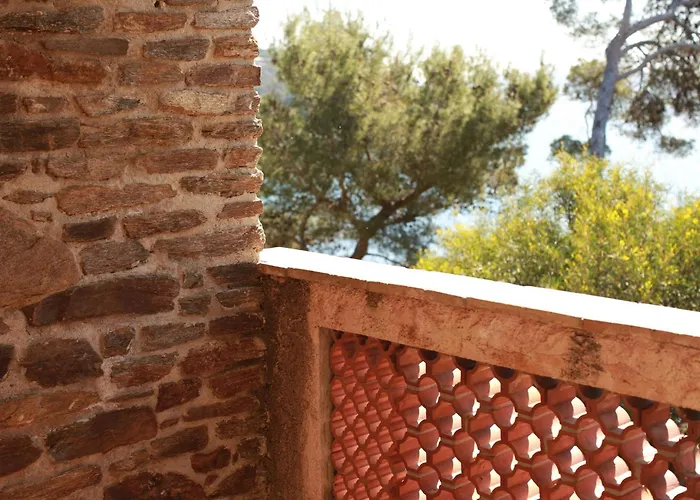 Hoteliere Le Provencal A Giens - Bord De Hotel Hyères