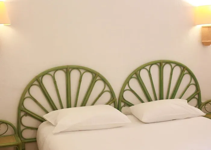 Hoteliere Le Provencal A Giens - Bord De *