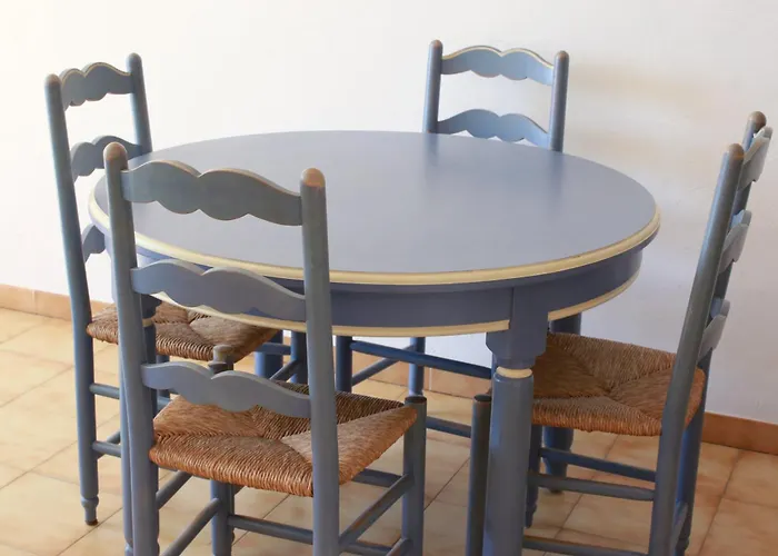 Hoteliere Le Provencal A Giens - Bord De Hotel