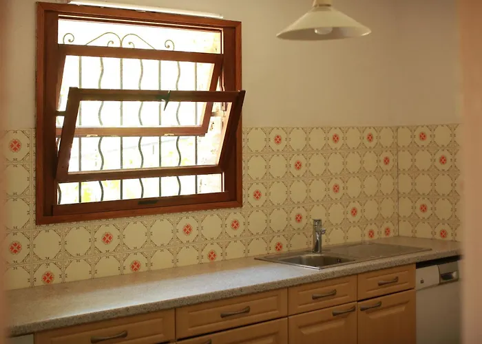 Hoteliere Le Provencal A Giens - Bord De Hotel *